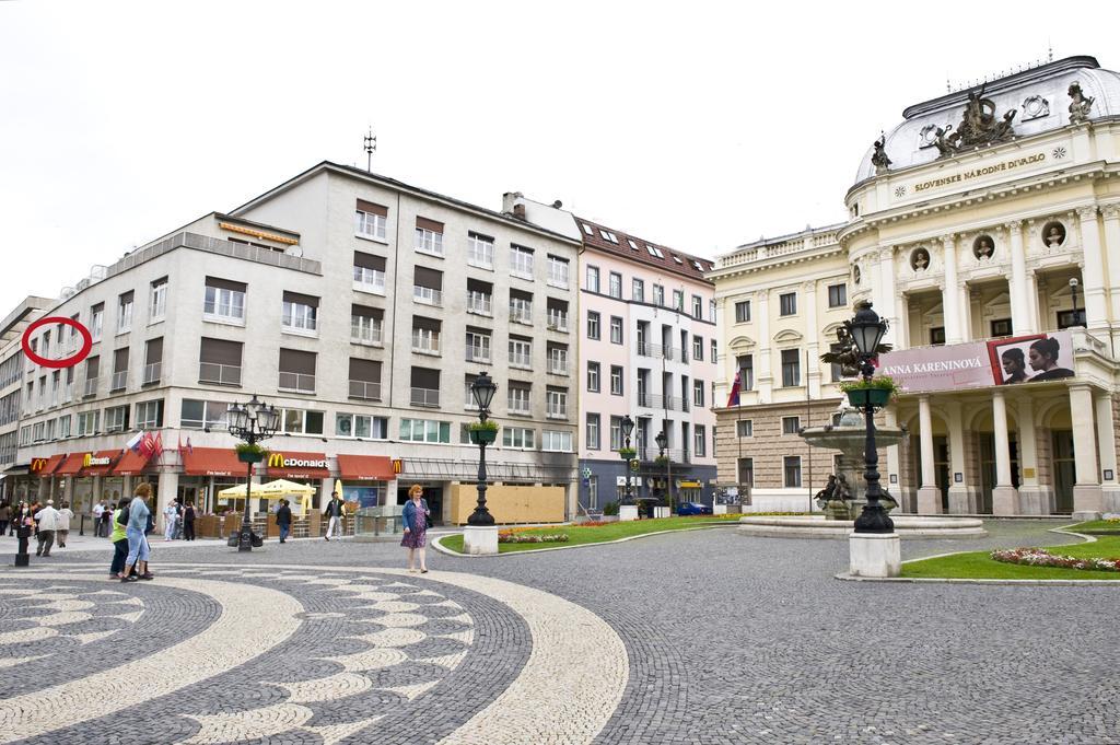 Apartman Old Centre - Rybarska Brana Bratislava Exterior foto
