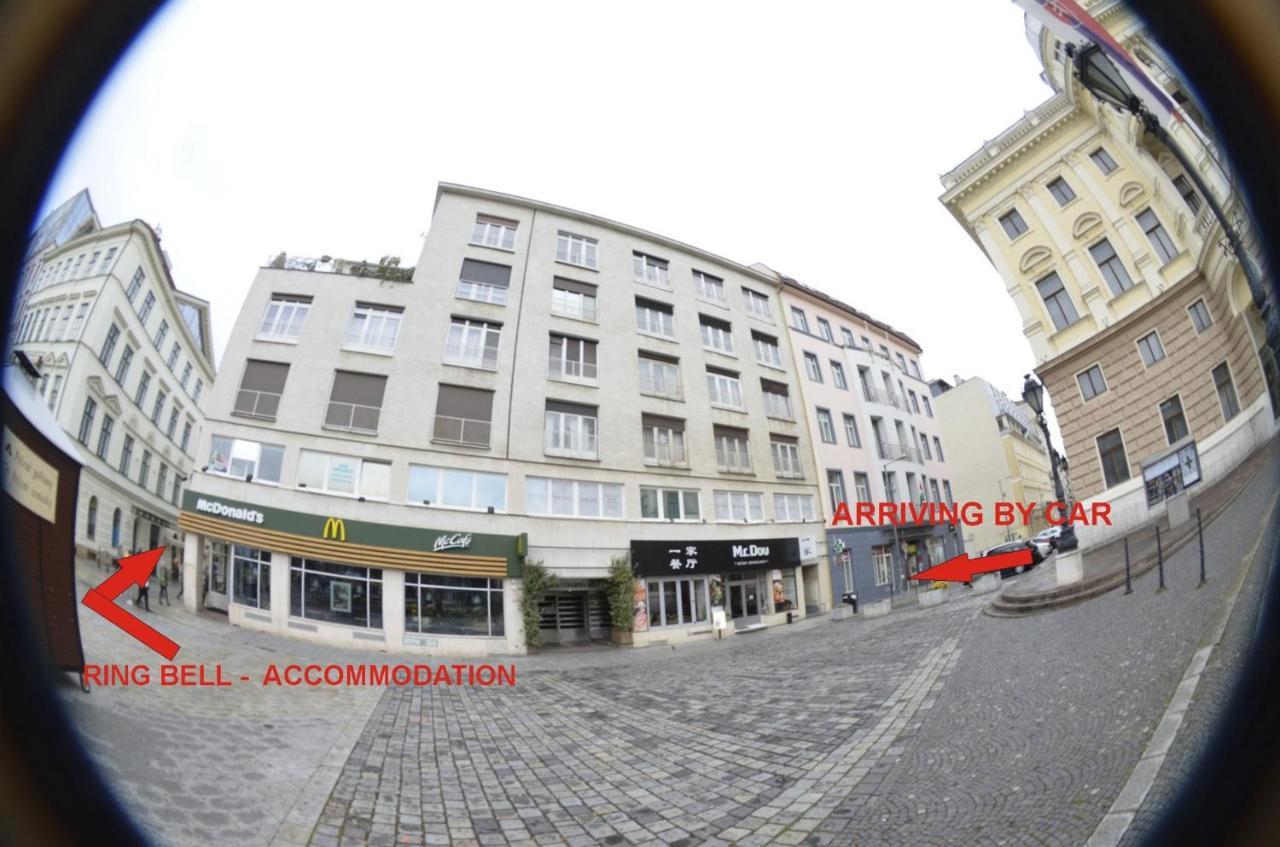 Apartman Old Centre - Rybarska Brana Bratislava Exterior foto
